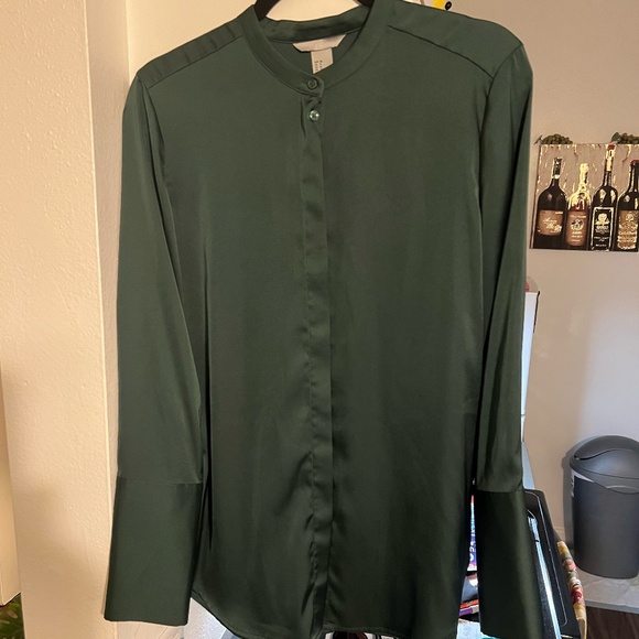 H&M / Medium/ Green blouse - Picture 1 of 4